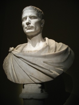 Caesarova busta ve Vídeňském muzeu.