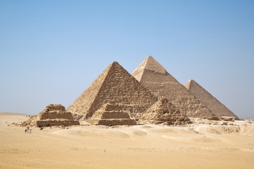 Klasický známý pohled na pyramidy.
